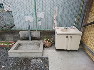 手洗い、長靴洗い場
