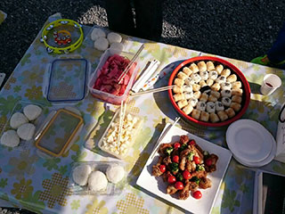 豪華な皆さんの持ち寄りパーティー